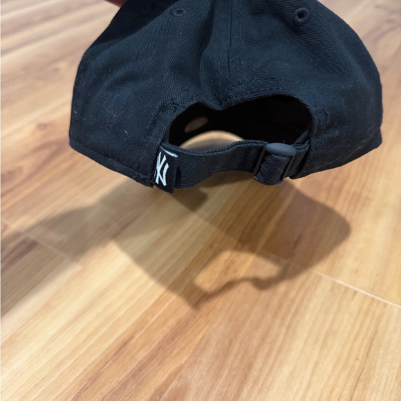 New Era Black 9TWENTY Cap - Picture 3 of 5